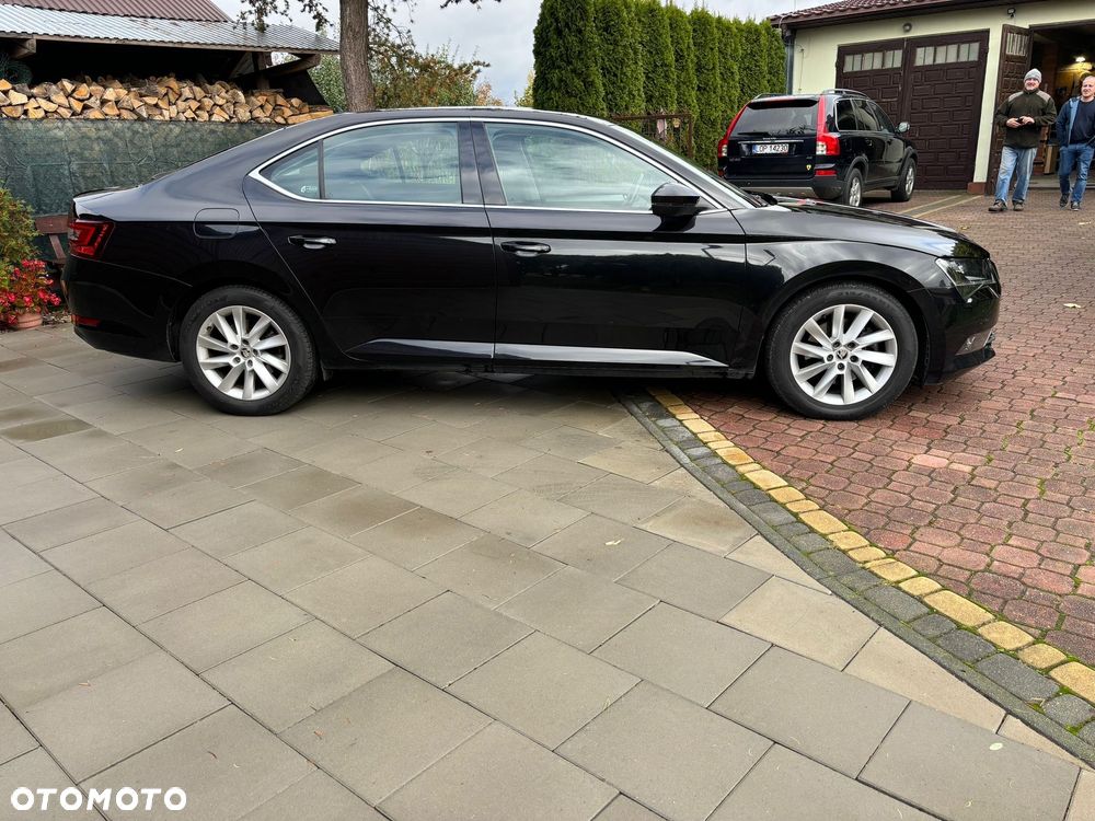 Skoda Superb 2.0 TDI Ambition DSG - 5