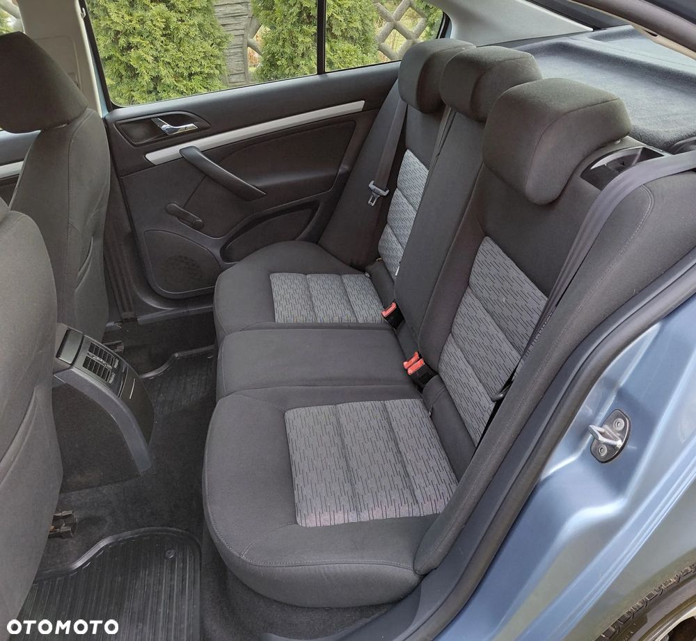 Skoda Octavia 1.6 Team Edition - 17