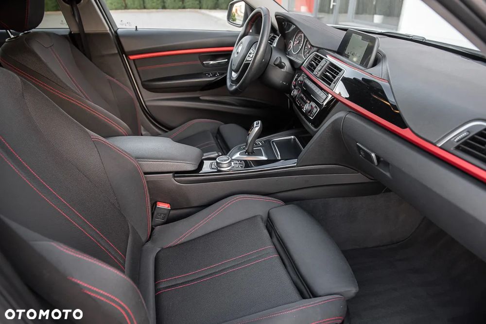 BMW Seria 3 320d xDrive Sport Line Shadow - 31