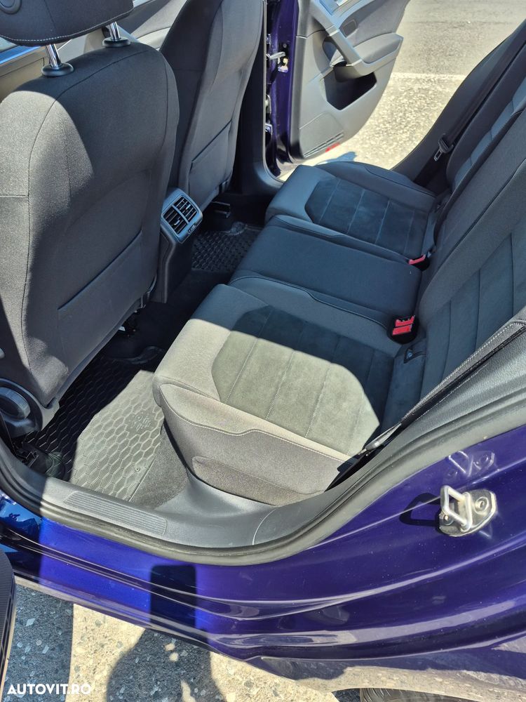 Volkswagen Golf - 6