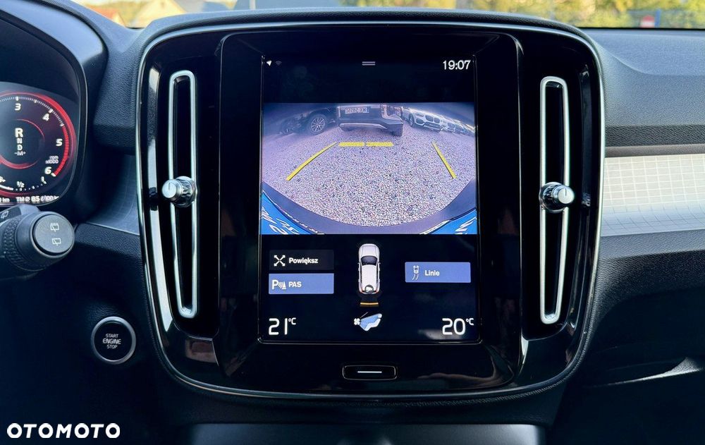 Volvo XC 40 D3 AWD Momentum Pro - 32