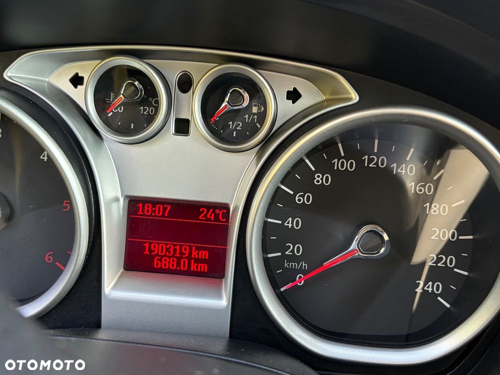 Ford Kuga 2.0 TDCi Titanium FWD - 8