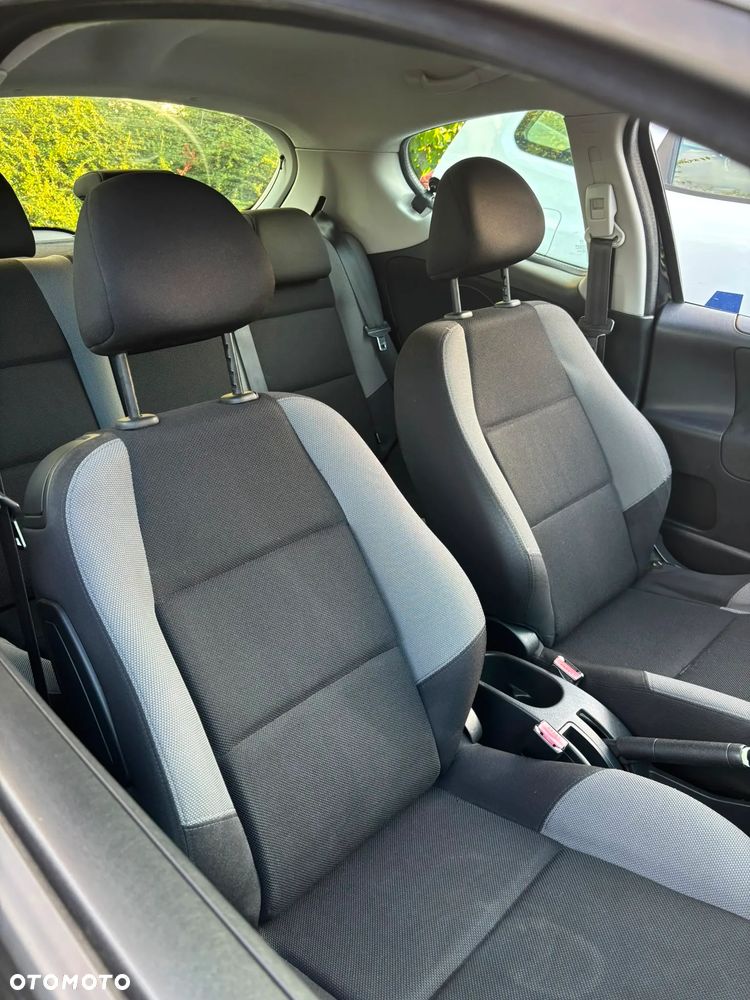Peugeot 207 - 15