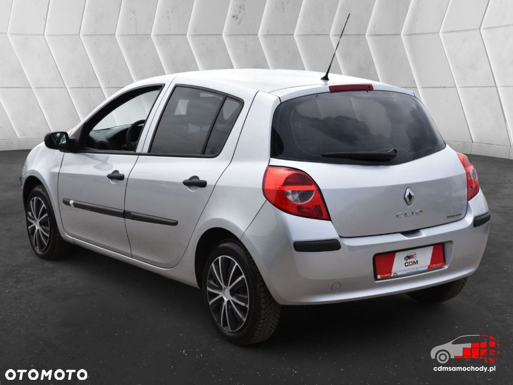 Renault Clio - 8