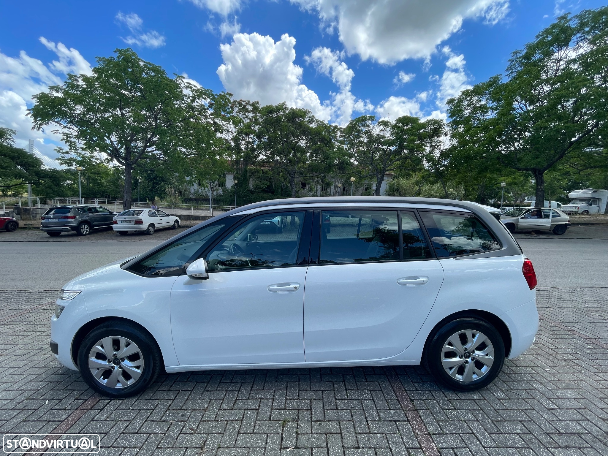 Citroën C4 Grand Picasso 1.6 e-HDi Exclusive - 3
