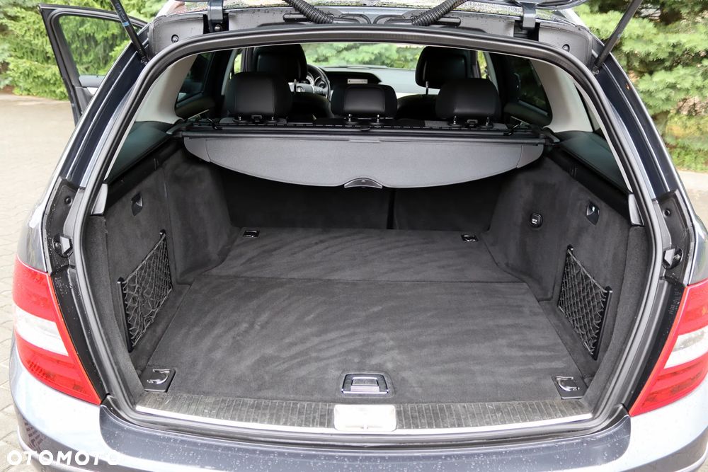 Mercedes-Benz Klasa C 180 BlueEFFICIENCY 7G-TRONIC Avantgarde - 34