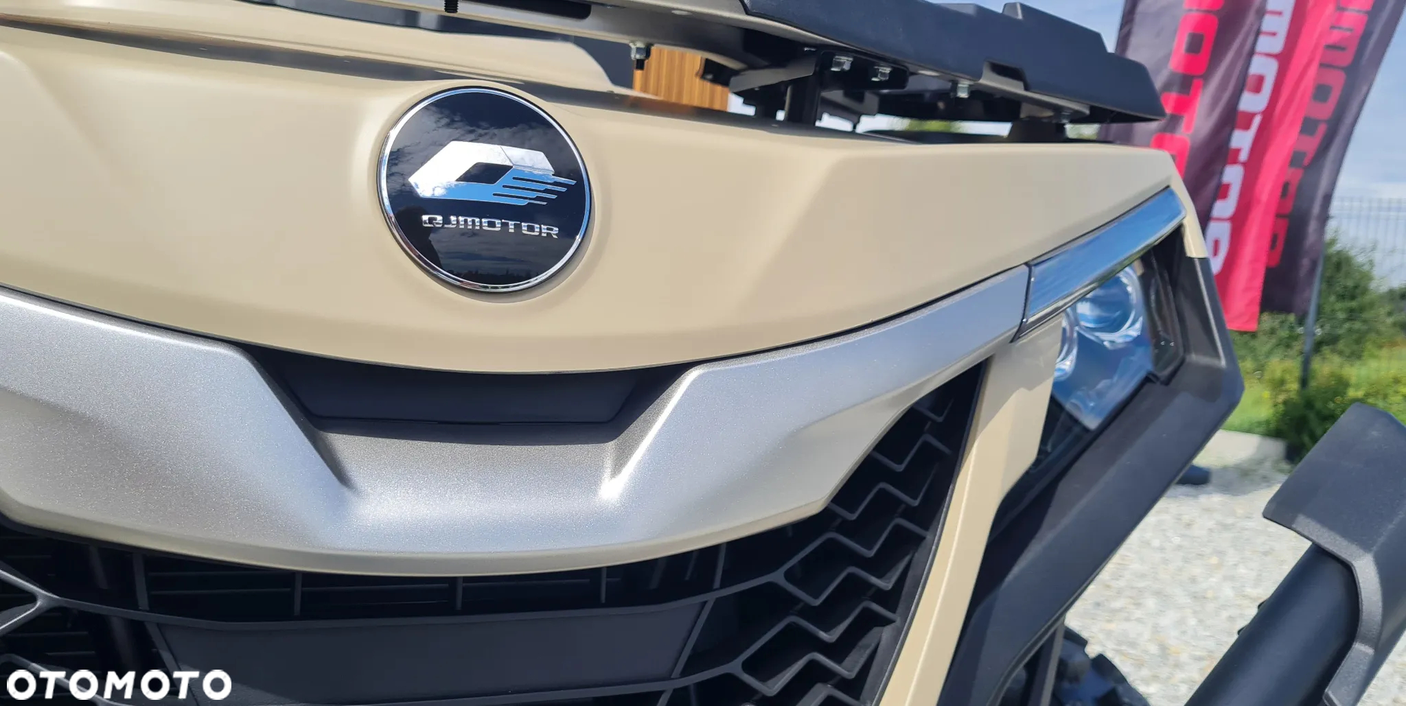 QJMOTOR SFA 1000 - 12