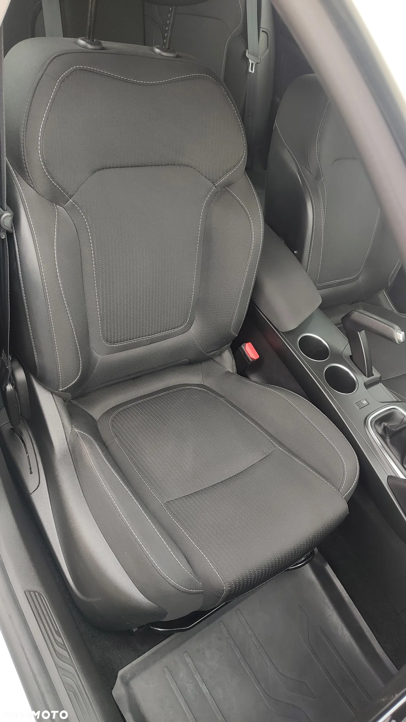 Renault Megane 1.3 TCe FAP Zen - 32
