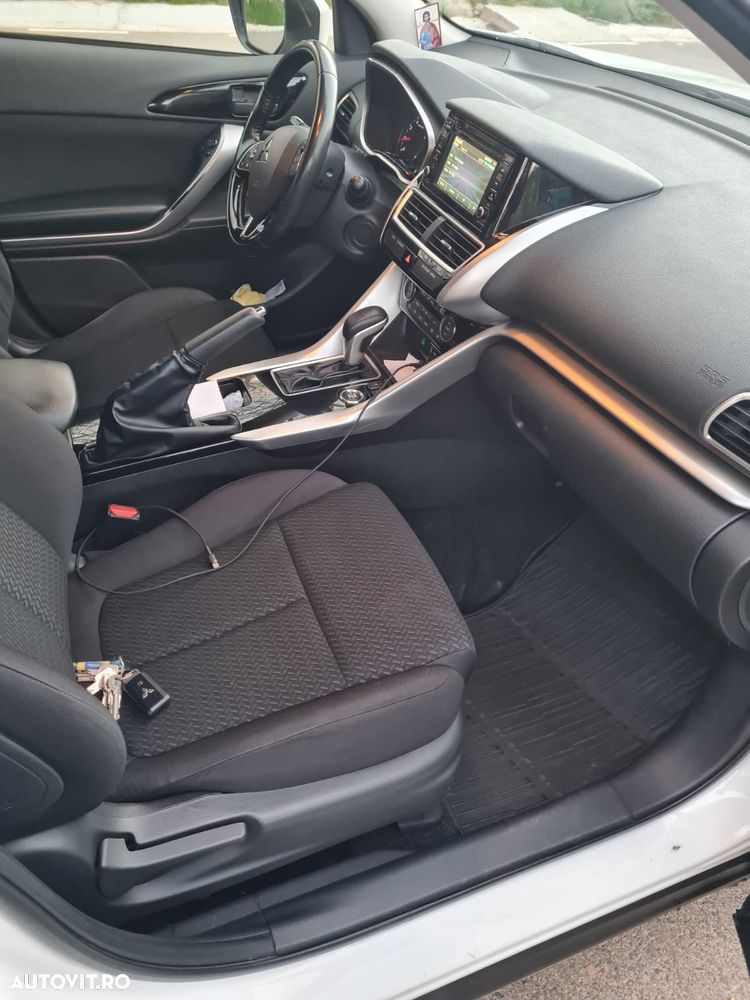 Mitsubishi Eclipse-Cross 1.5-litre 16-valve DOHC MIVEC 4X4 Intense+ Aut. - 3