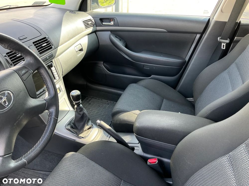 Toyota Avensis 2.0 D-4D Sol - 6