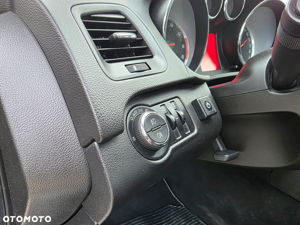 Opel Insignia - 16