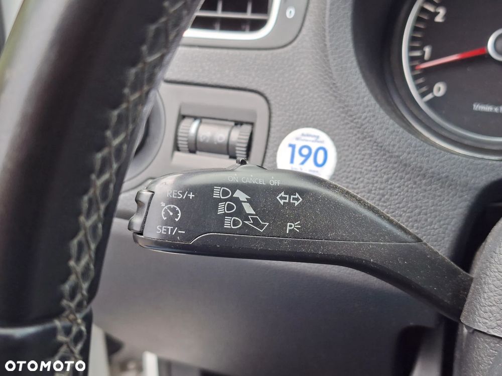 Volkswagen Polo 1.4 16V Highline - 18