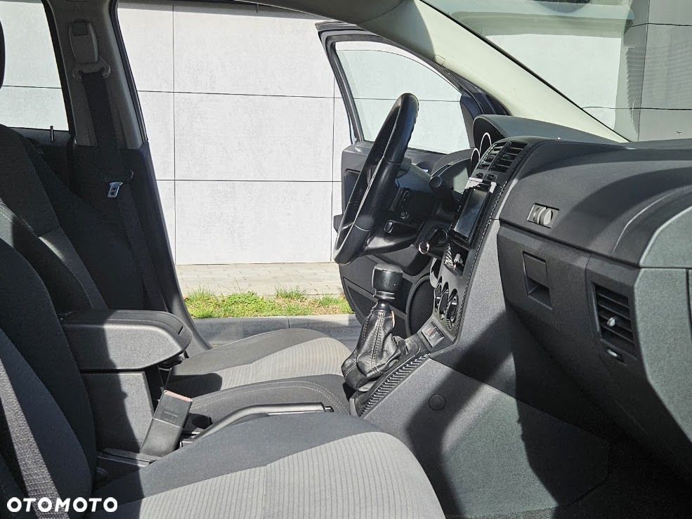 Dodge Caliber - 11