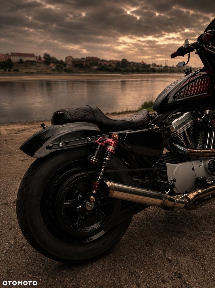 Harley-Davidson Sportster Custom 883C - 8