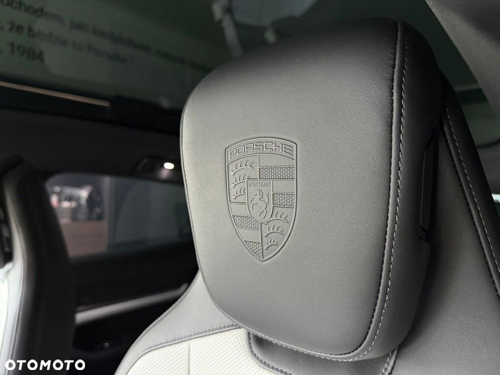 Porsche Taycan - 14