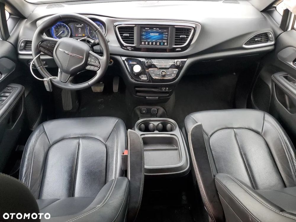 Chrysler Pacifica - 7