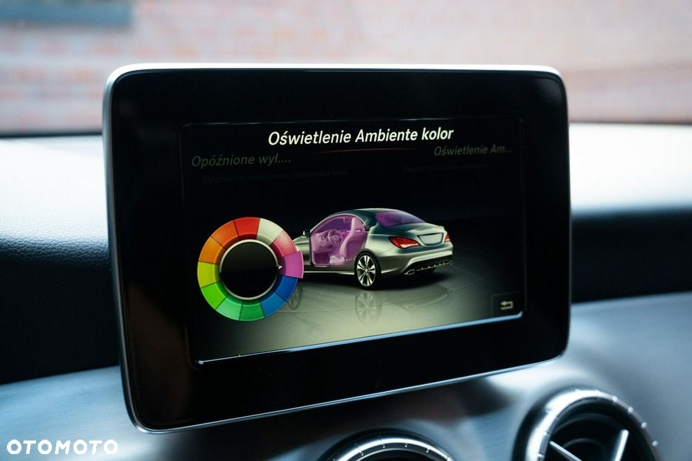 Mercedes-Benz CLA 200 7G-DCT AMG Line - 25