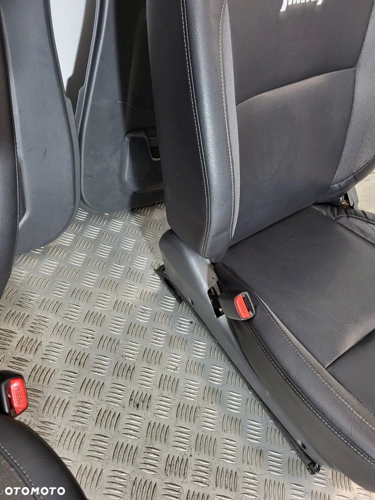 Suzuki Jimny Fotel Fotele Kanapa Skóra Grzane 2012R - 9