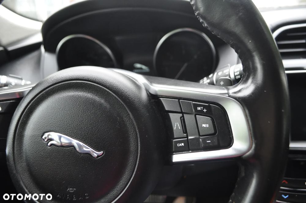 Jaguar F-Pace - 15