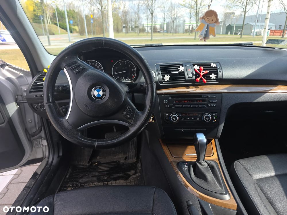 BMW Seria 1 120i Edition Sport - 6