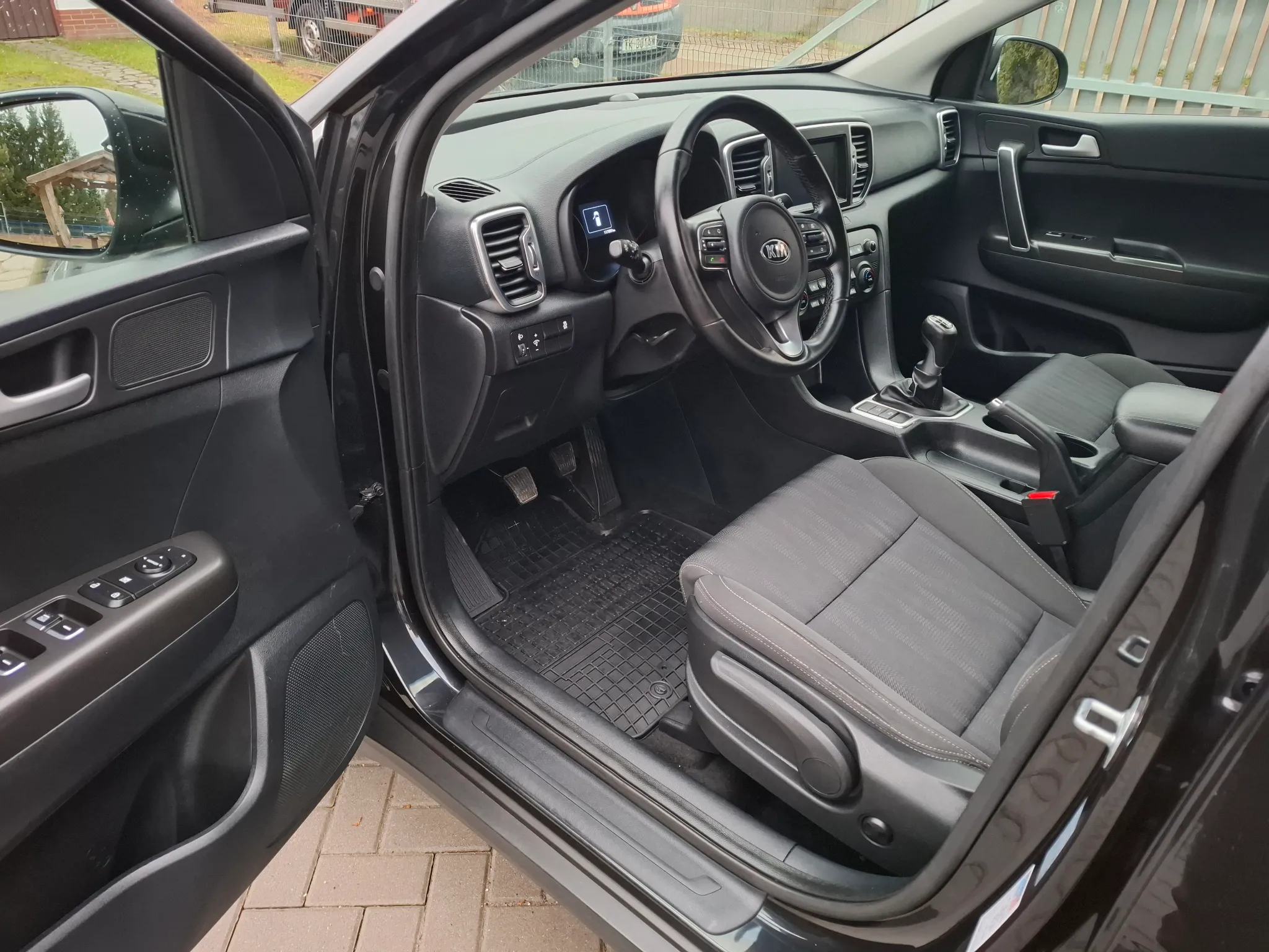 Kia Sportage 1.6 GDI 2WD Black Edition - 9