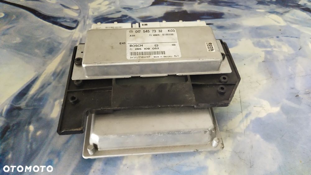 STEROWNIK SILNIKA 0175457332 ORAZ KOMPUTER SILNIKA MERCEDES A0265450332 - 1