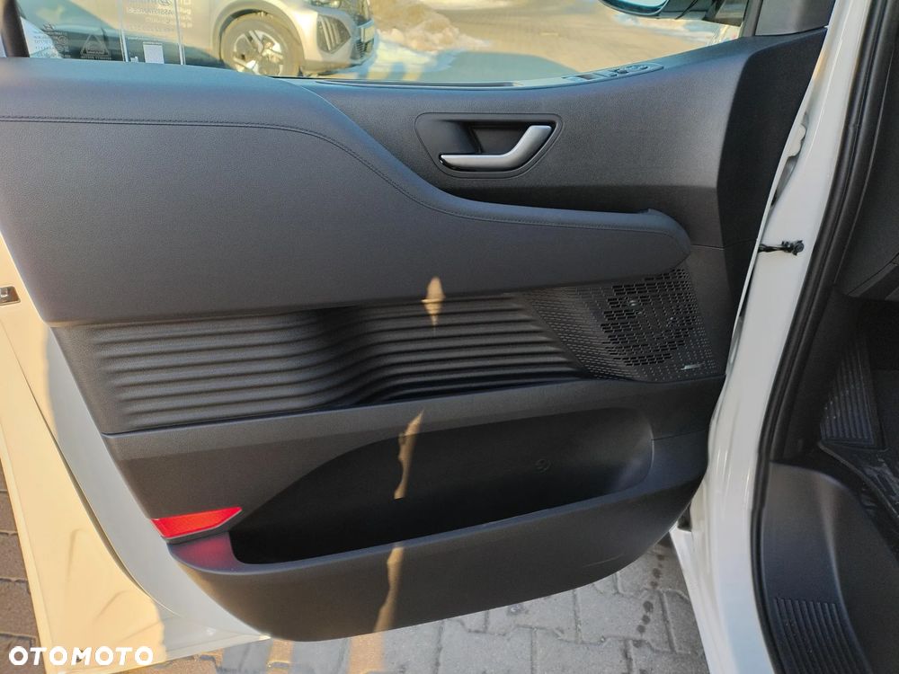 Hyundai Staria 1.6 T-GDI HEV Luxury - 20