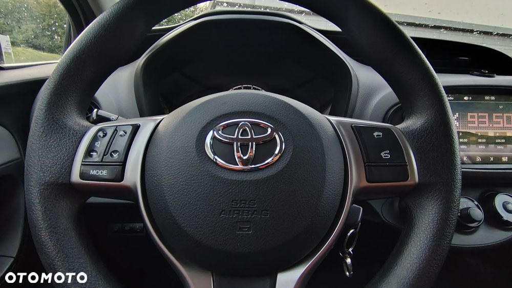 Toyota Yaris - 22