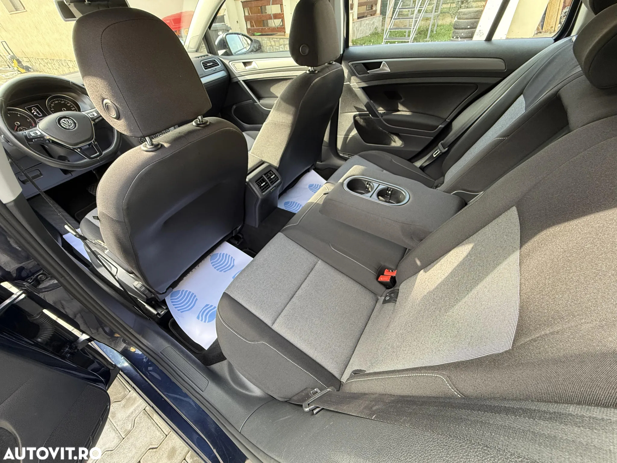 Volkswagen Golf 1.6 TDI DPF DSG BlueMotion Technology Trendline - 8