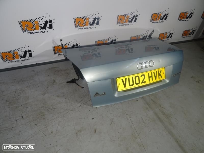 Tampa Da Mala Audi A4 (8E2, B6)  Mala De Um Audi A4 B6 Sedan - 2