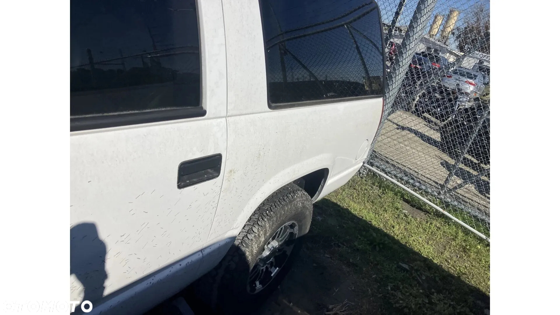 Chevrolet Suburban - 10