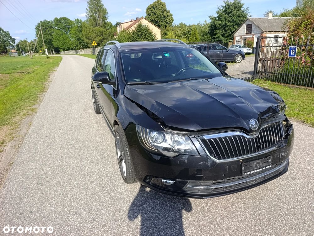 Skoda Superb 2013 photo 3