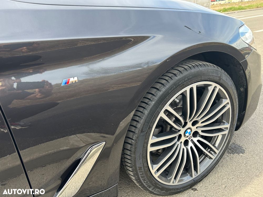 BMW Seria 5 520d xDrive AT - 13