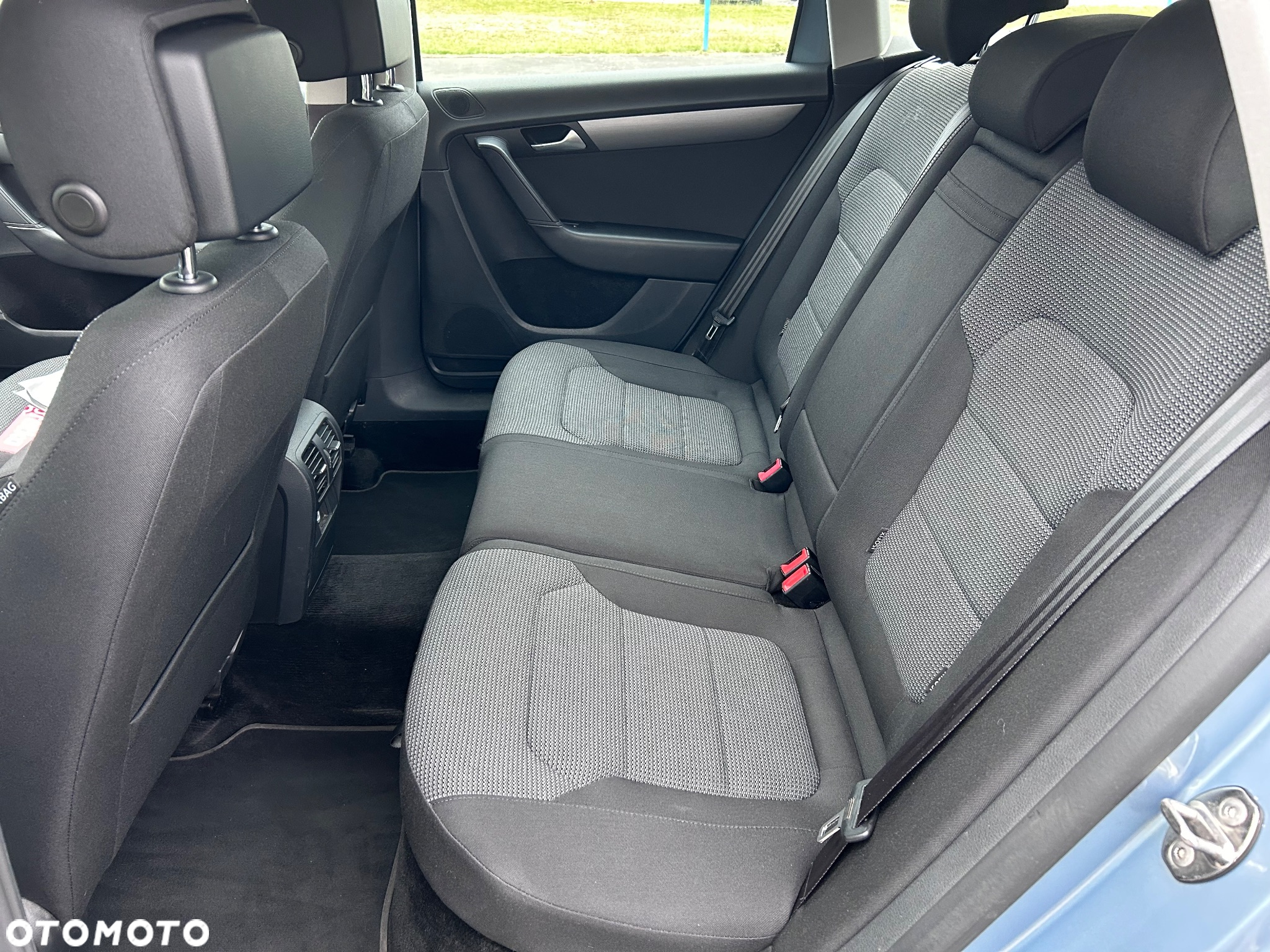 Volkswagen Passat 2.0 TDI Comfortline - 13