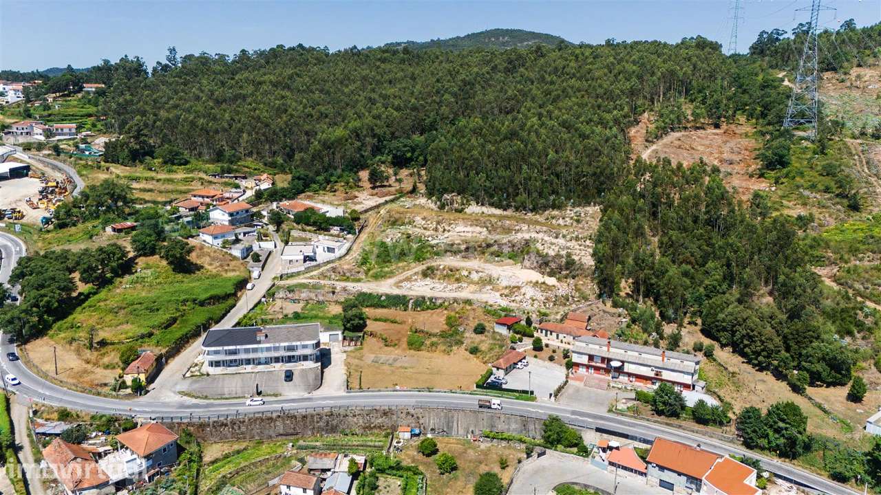 Terreno com projeto aprovado em Paredes - Grande imagem: 3/8
