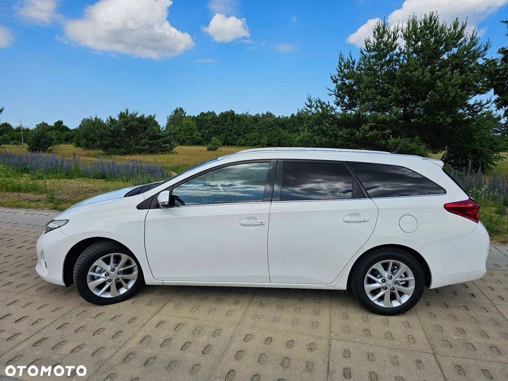 Toyota Auris 1.6 Executive - 9