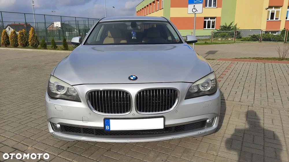 BMW Seria 7 750i - 2