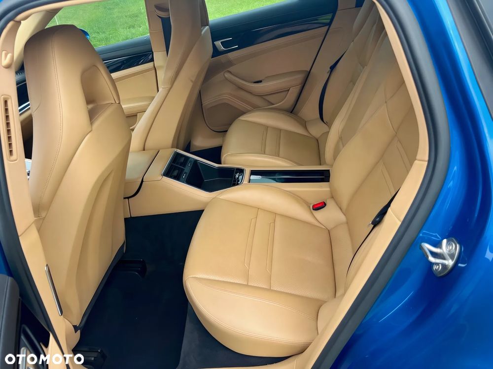 Porsche Panamera Executive - 10