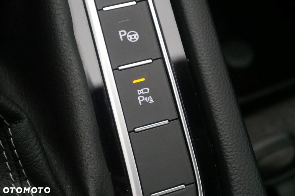 Volkswagen Arteon 2.0 TSI R-Line DSG - 22