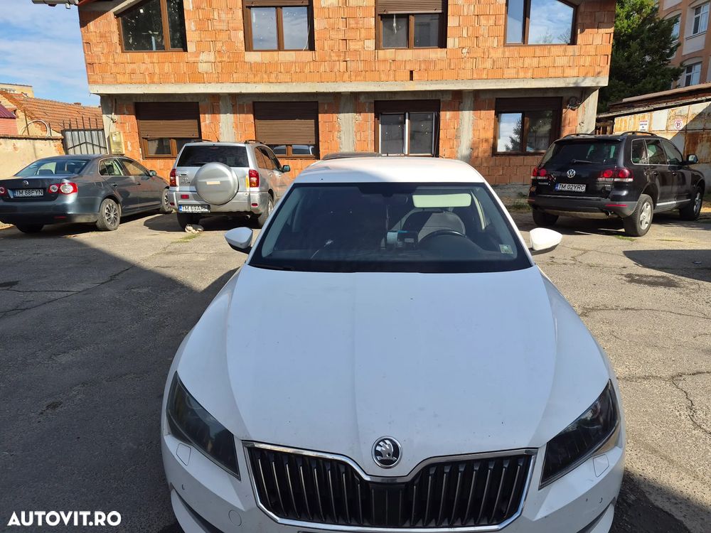 Skoda Superb 2.0 TDI DSG Style - 2