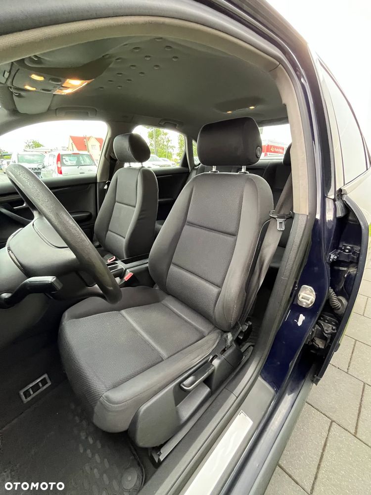 Audi A4 Limousine - 14