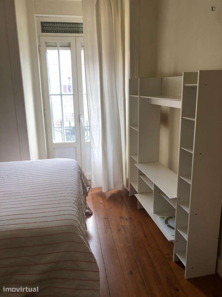 Quarto - localizado em Intendente Lisbon - Grande imagem: 5/44