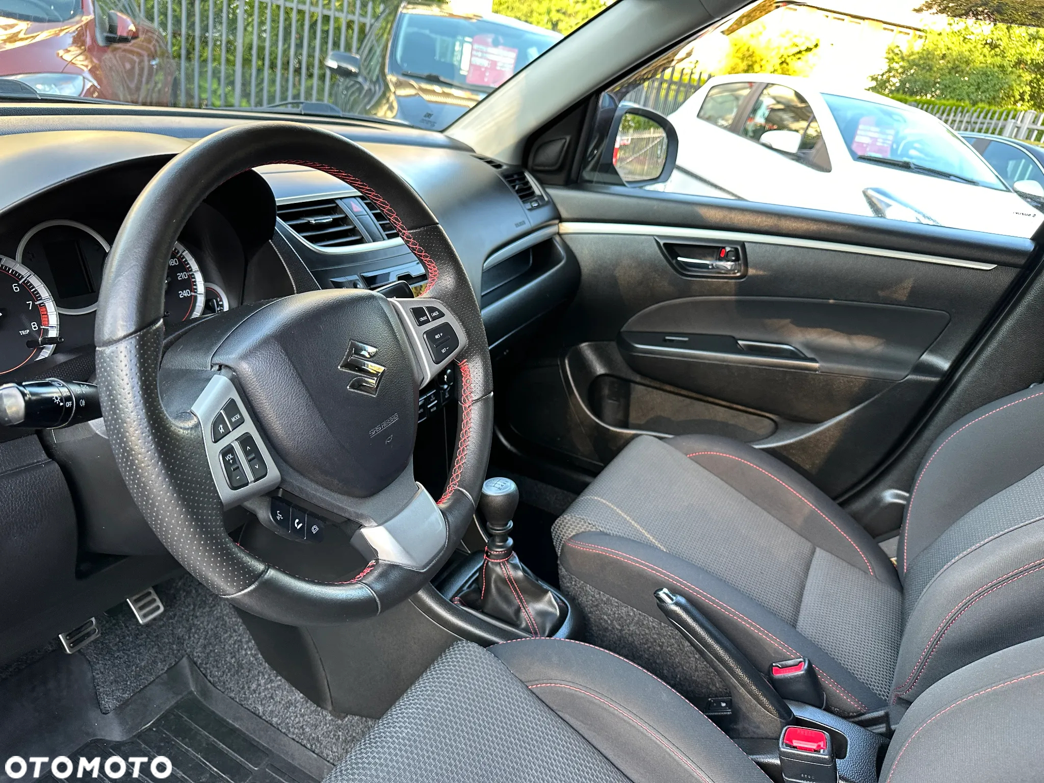 Suzuki Swift 1.6 Sport - 12