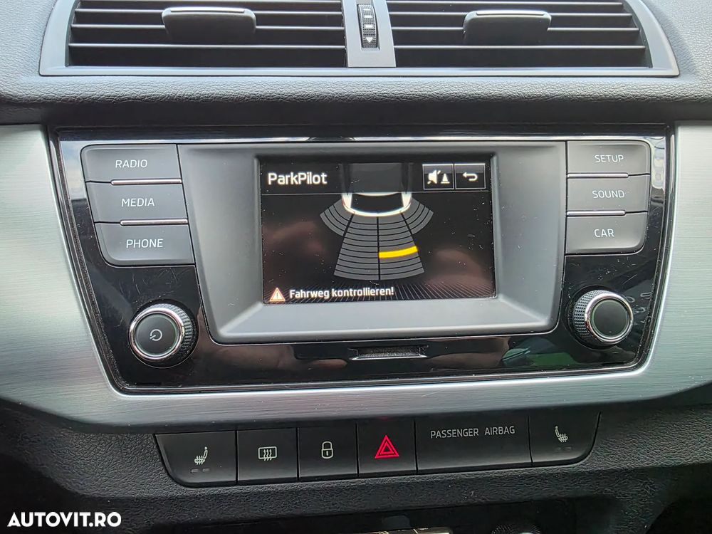 Skoda Fabia 1.0 MPI Cool Edition Red & Grey - 22