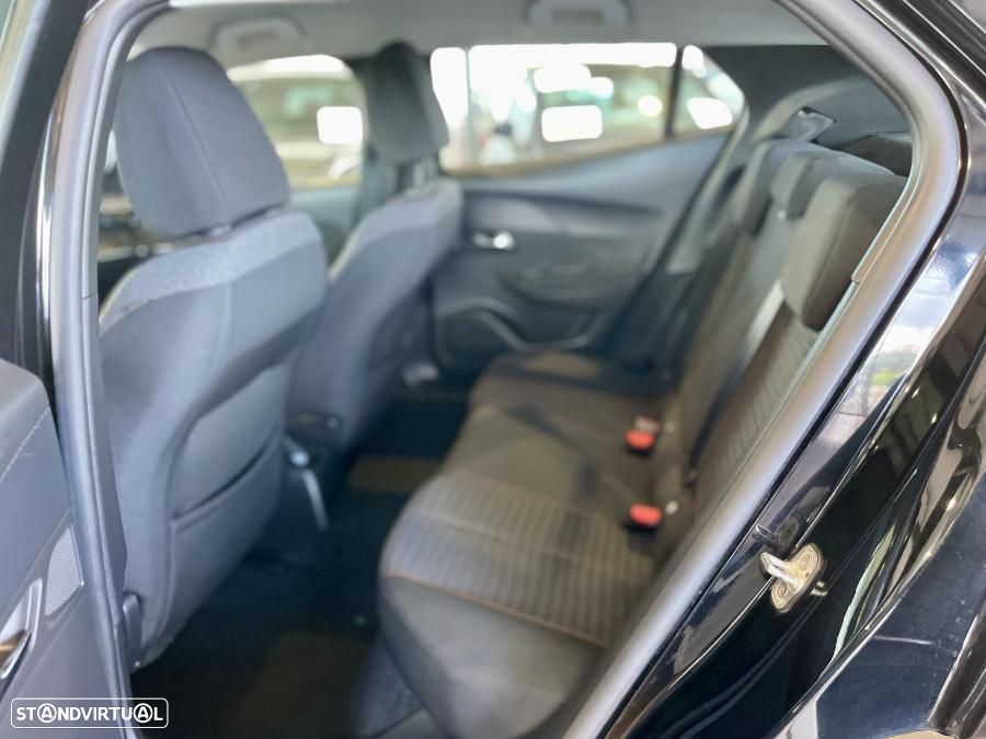 Peugeot 2008 1.2 PureTech Active Pack EAT8 - 26