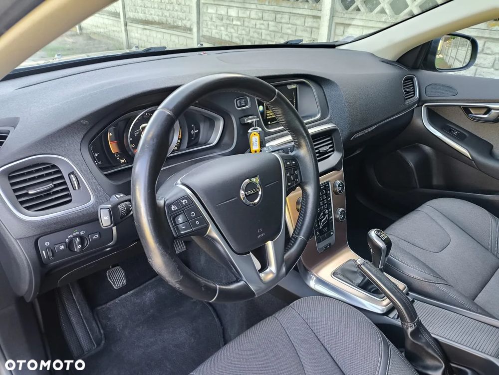 Volvo V40 D3 Momentum - 12