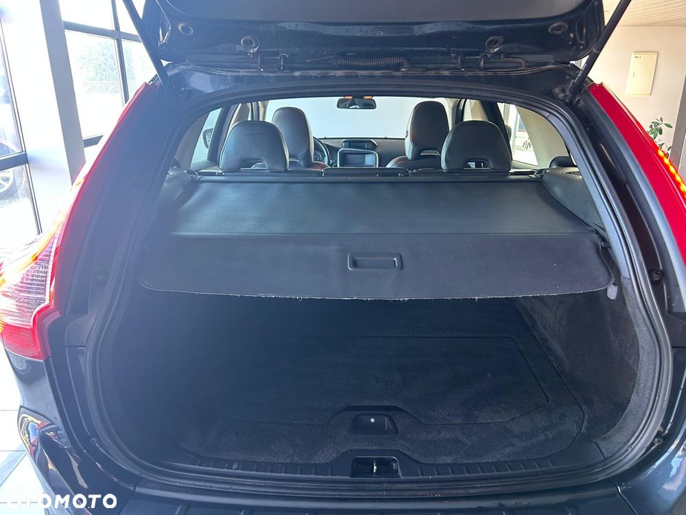 Volvo XC 60 D4 AWD Momentum - 16