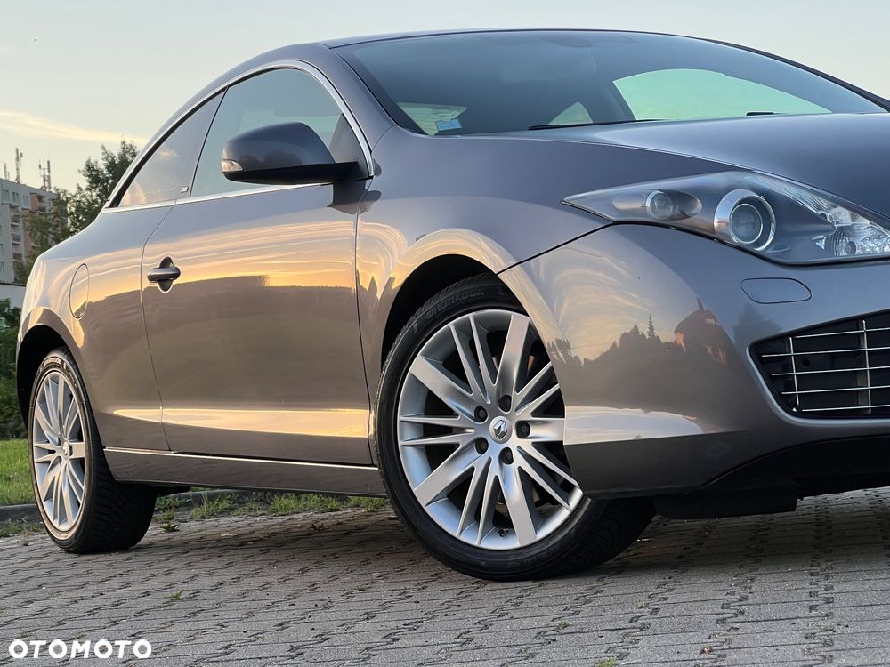 Renault Laguna dCi 180 FAP GT - 23