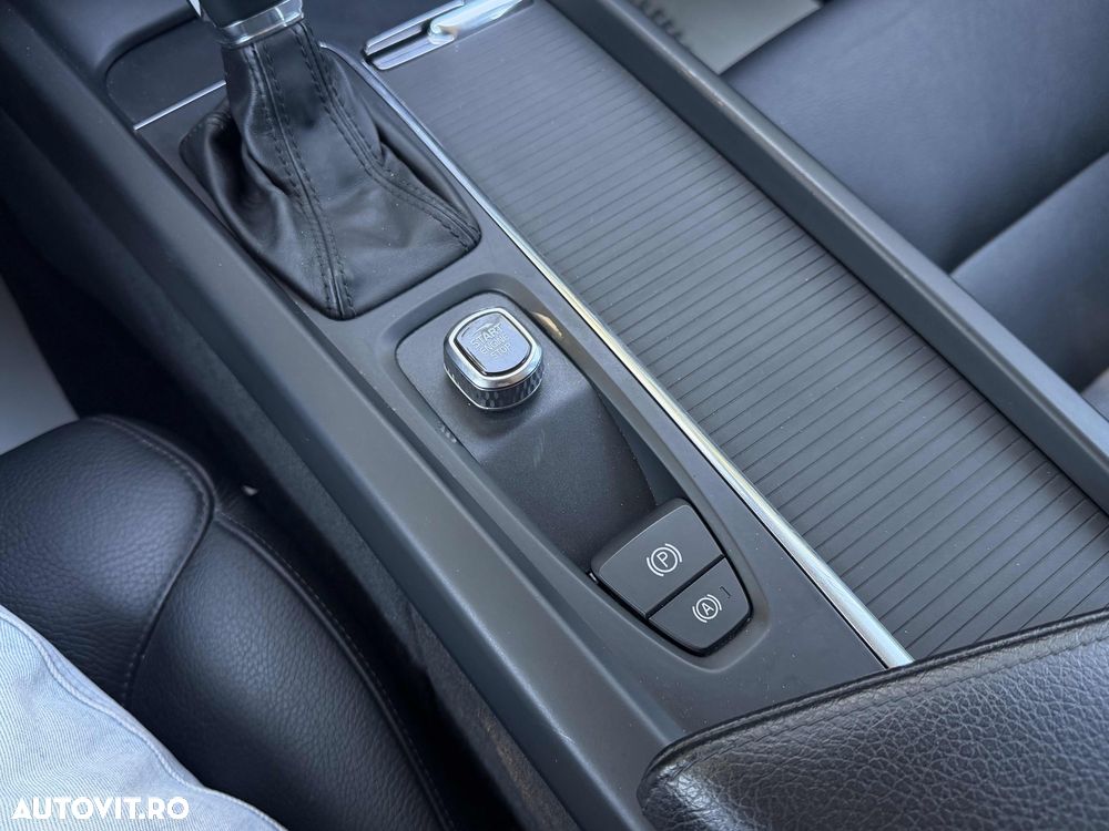 Volvo XC 60 D4 Geartronic Momentum Pro - 18