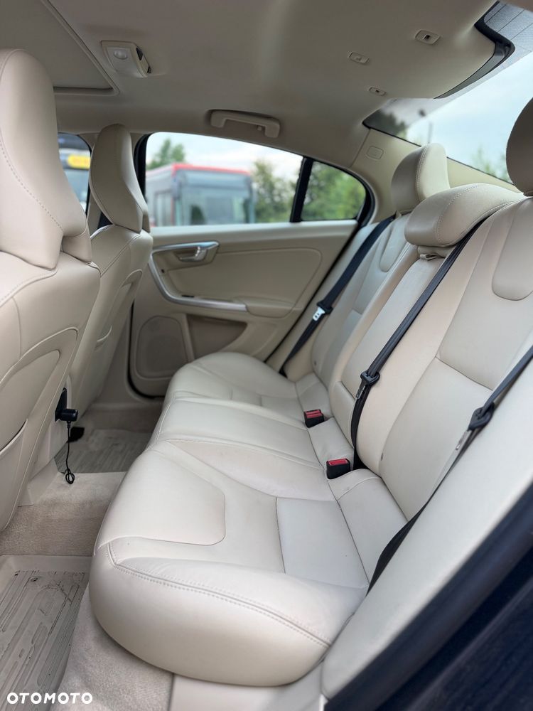 Volvo S60 T5 Geartronic Momentum - 19